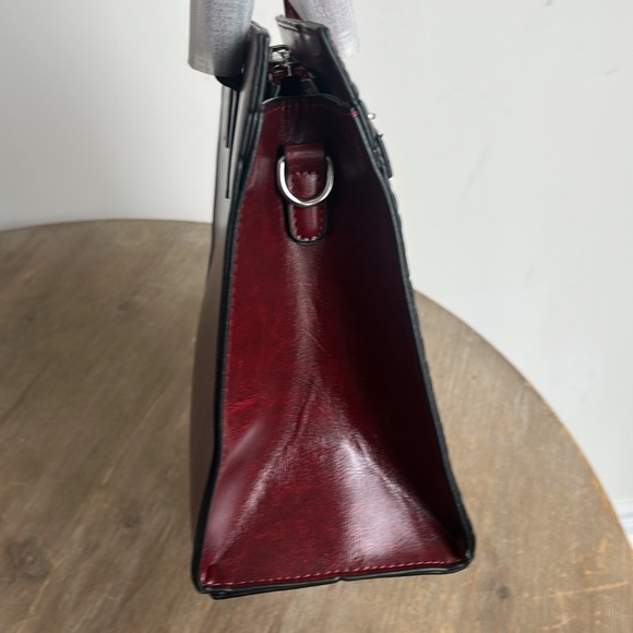 Faux Croc Burgandy Crossbody Handbag NWT - Picture 7 of 17